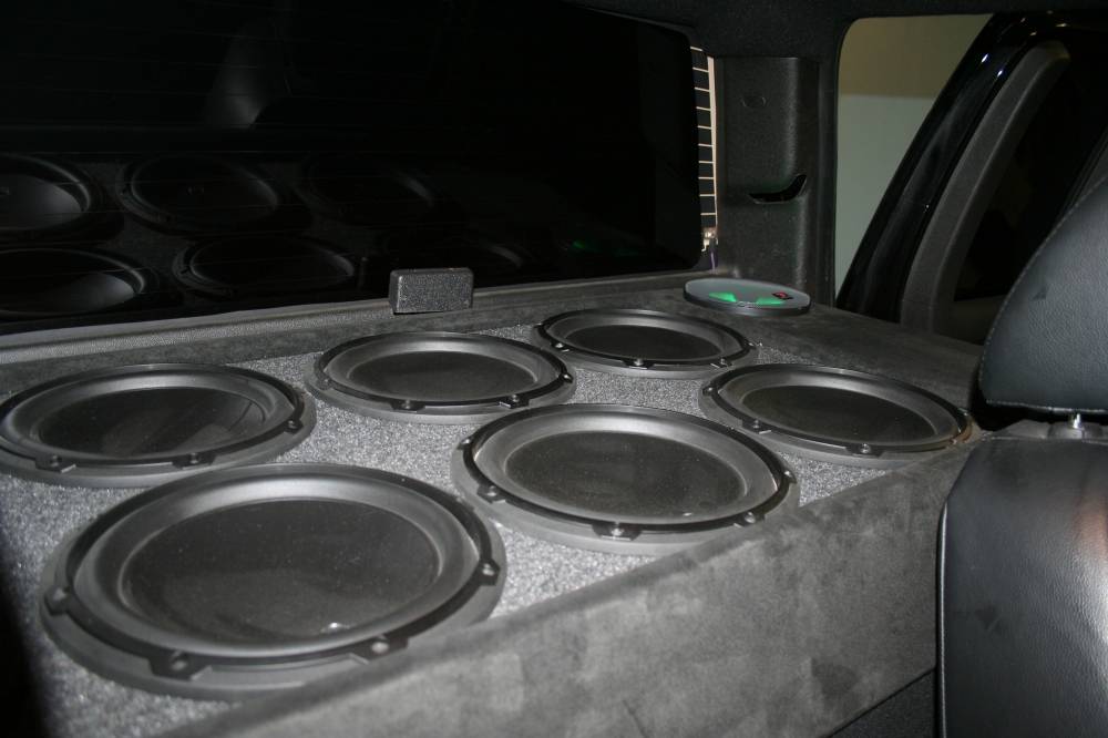 Custom audio system in the trunk of a car